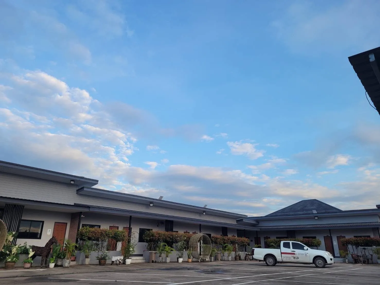 ขายรีสอร์ททำเงิน ใจกลางบ้านดู่ เชียงราย ราคา 17 ล้านบาท