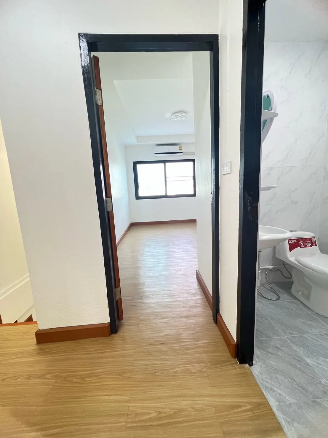 ขายอาคารพาณิชย์ 2 ชั้น รีโนเวทใหม่ ถนนเกษตรสมบูรณ์ ราคา 1.69 ล้าน
