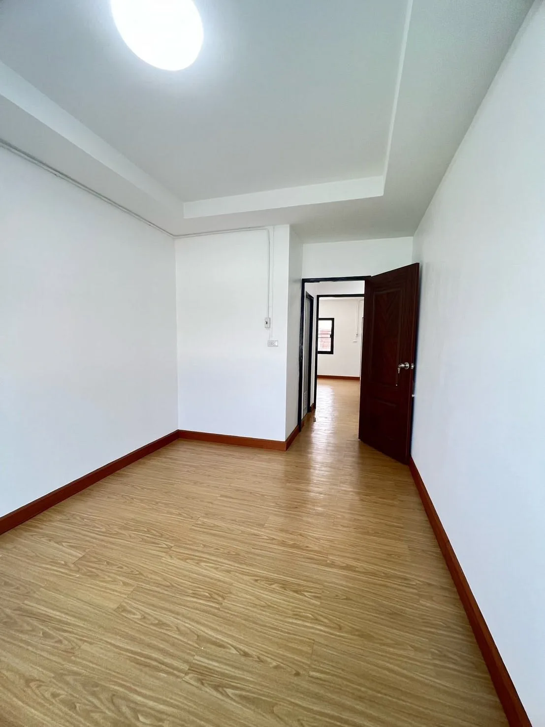 ขายอาคารพาณิชย์ 2 ชั้น รีโนเวทใหม่ ถนนเกษตรสมบูรณ์ ราคา 1.69 ล้าน