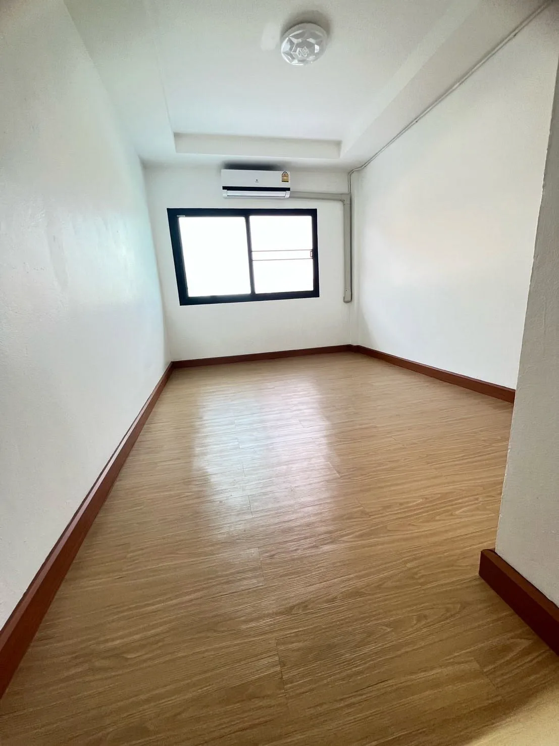 ขายอาคารพาณิชย์ 2 ชั้น รีโนเวทใหม่ ถนนเกษตรสมบูรณ์ ราคา 1.69 ล้าน