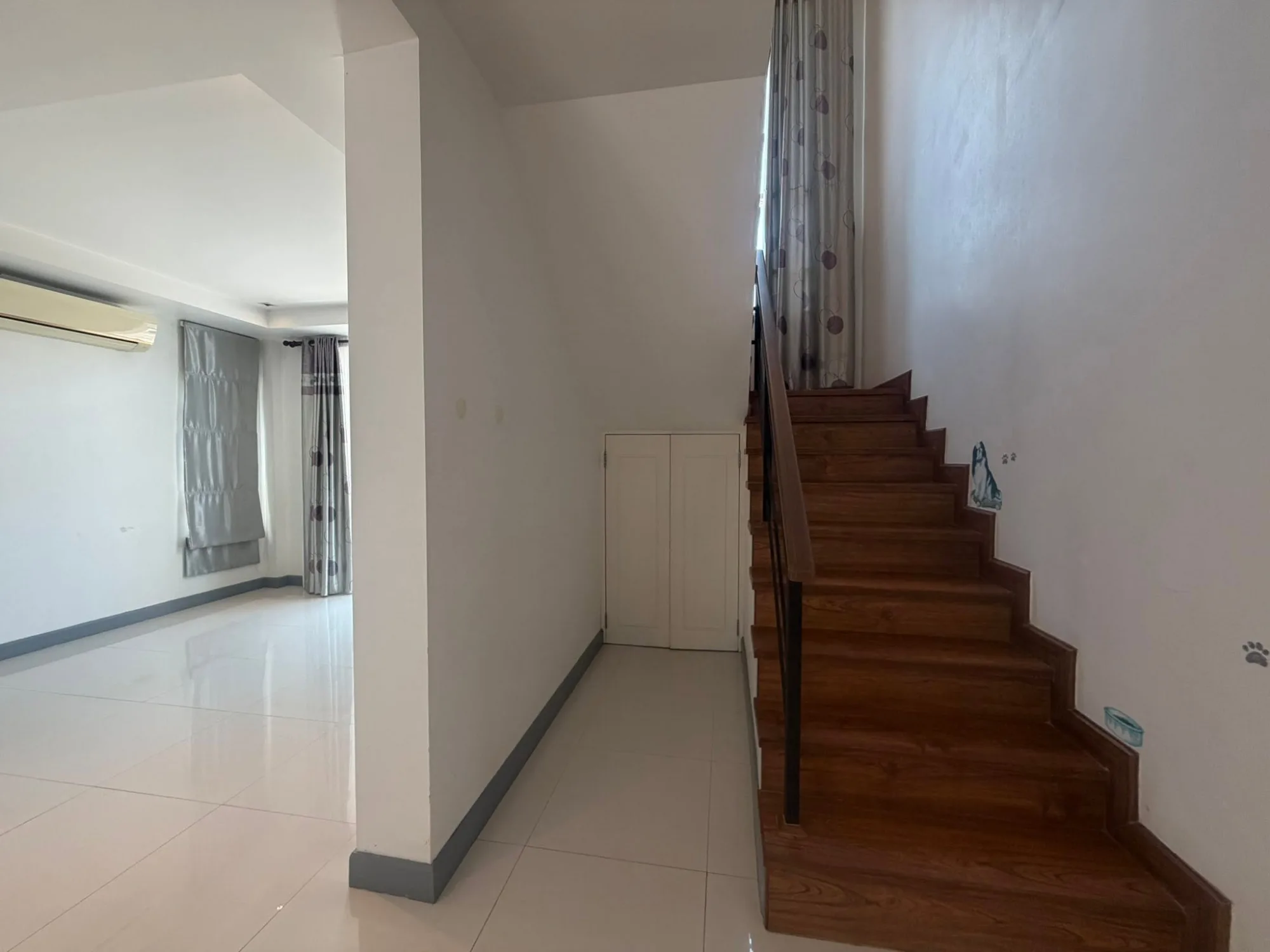 บ้านบิ้วอินทั้งหลัง หมู่บ้านสุวรรณรายา เช่า 15,000 ขาย 4.5 ล้าน