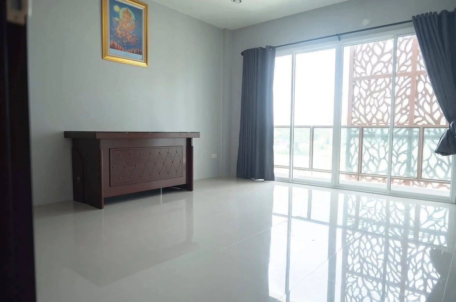 อาคารพาณิชย์ 3 ชั้น ใกล้สนามกีฬา เช่า 16,000 ขาย 3.6 ล้าน