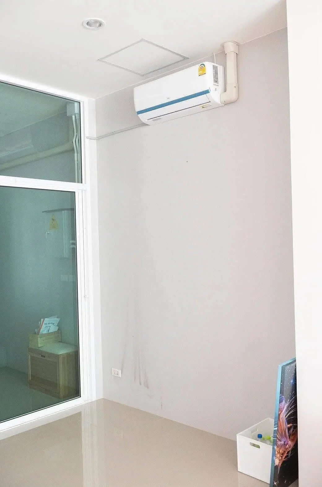 อาคารพาณิชย์ 3 ชั้น ใกล้สนามกีฬา เช่า 16,000 ขาย 3.6 ล้าน