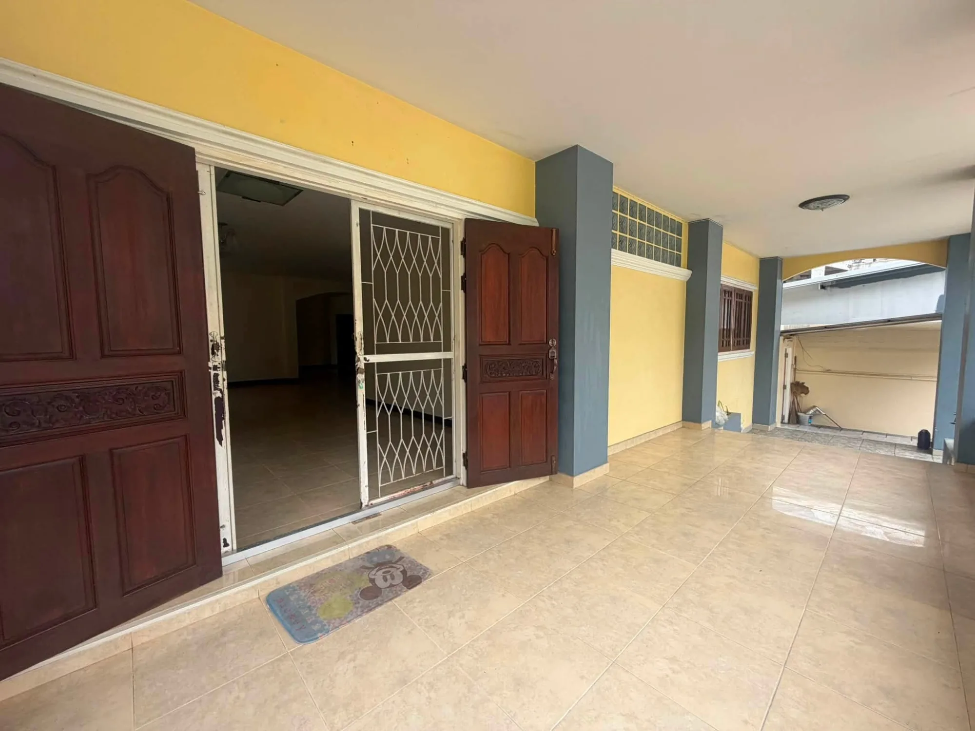 Large house for rent in central Chiang Rai opposite Sperm Club