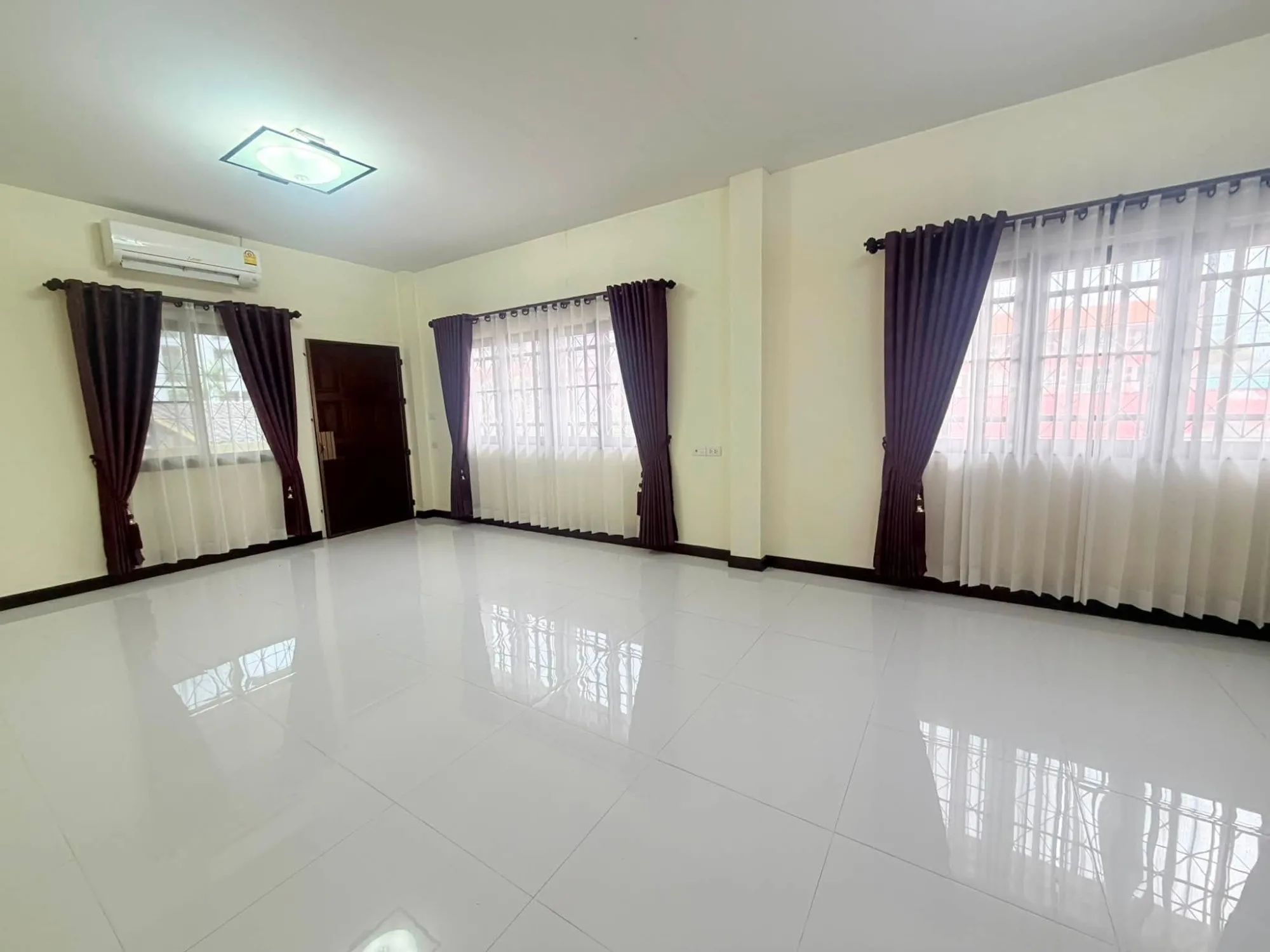 Large house for rent in central Chiang Rai opposite Sperm Club