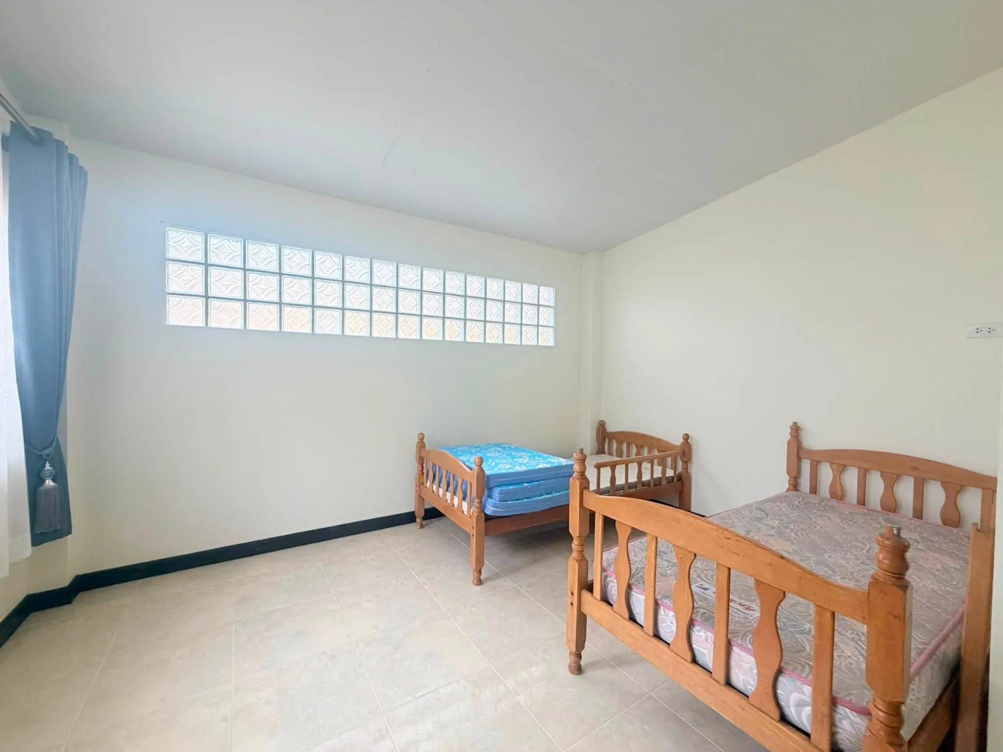 Large house for rent in central Chiang Rai opposite Sperm Club