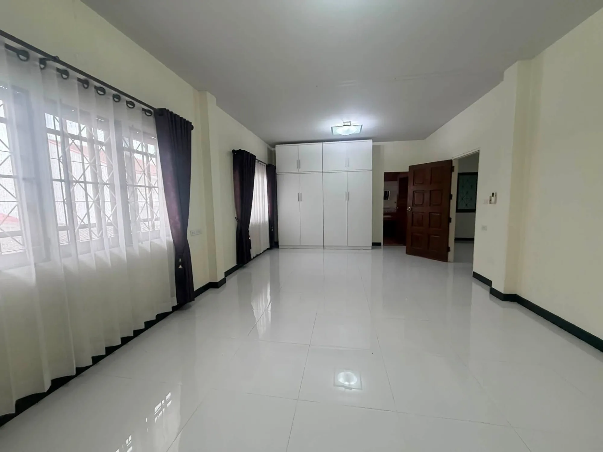 Large house for rent in central Chiang Rai opposite Sperm Club