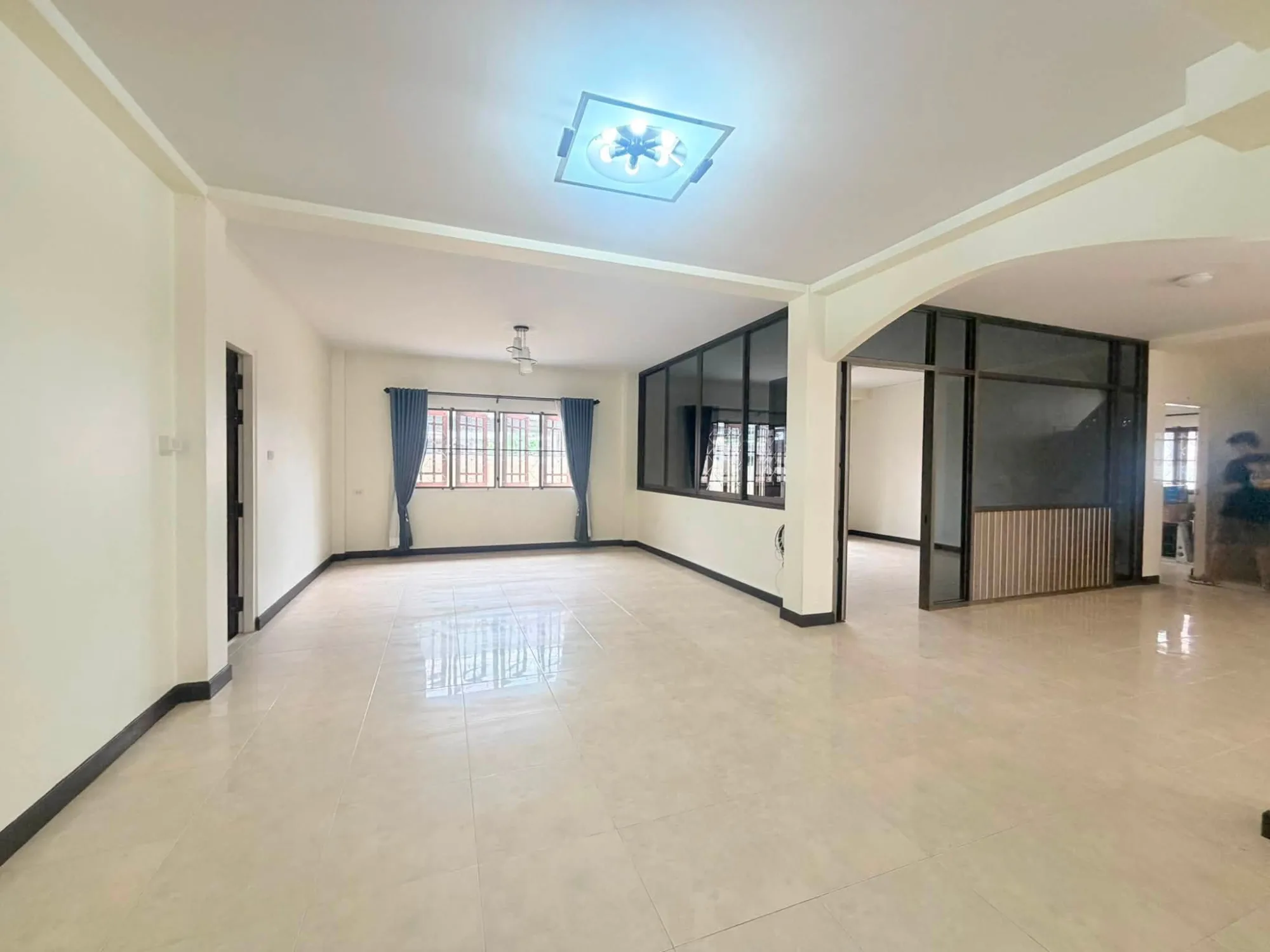 Large house for rent in central Chiang Rai opposite Sperm Club