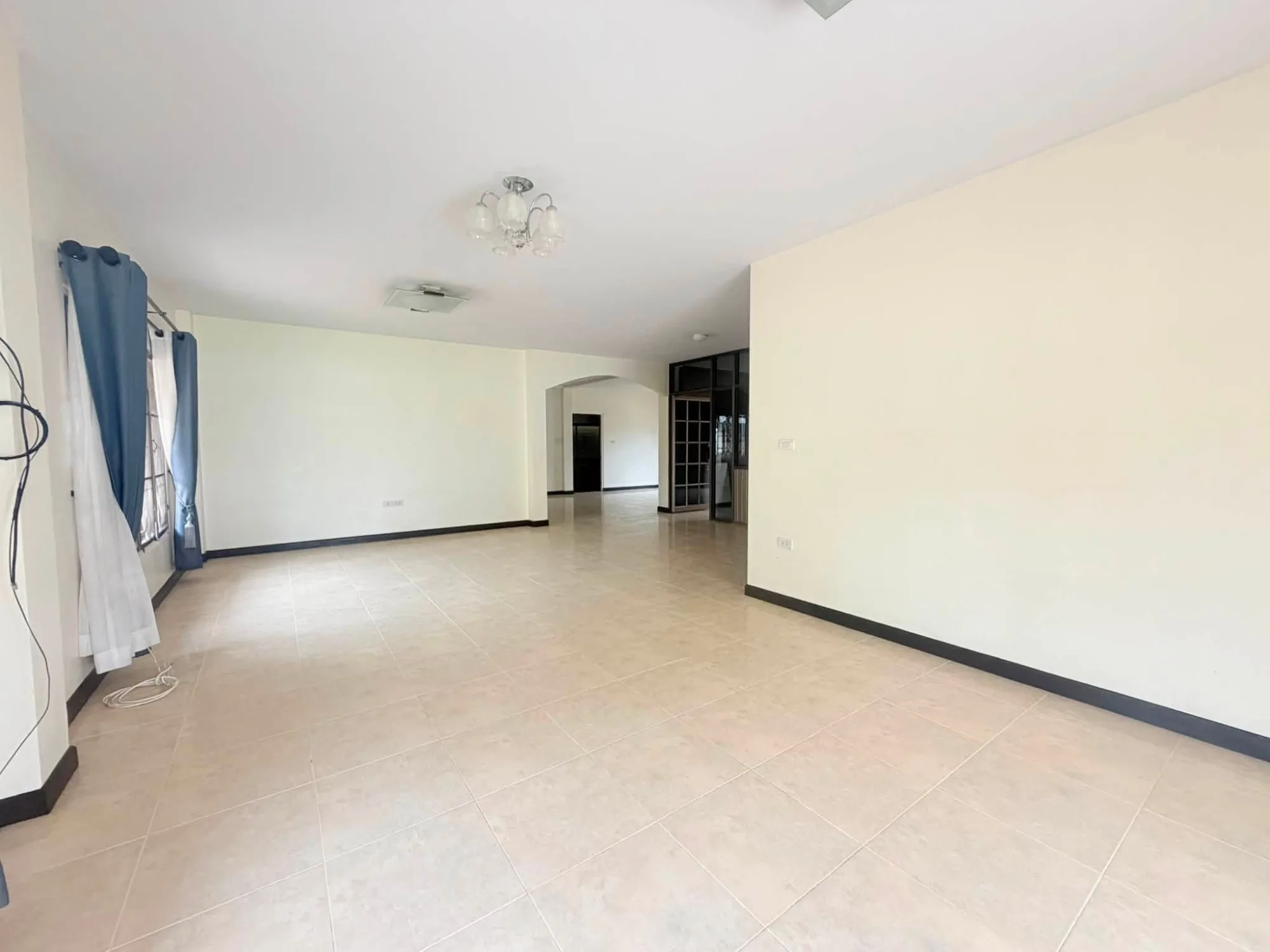 Large house for rent in central Chiang Rai opposite Sperm Club