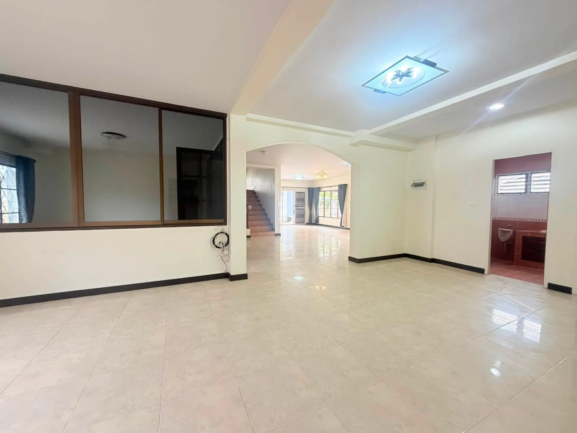 Large house for rent in central Chiang Rai opposite Sperm Club