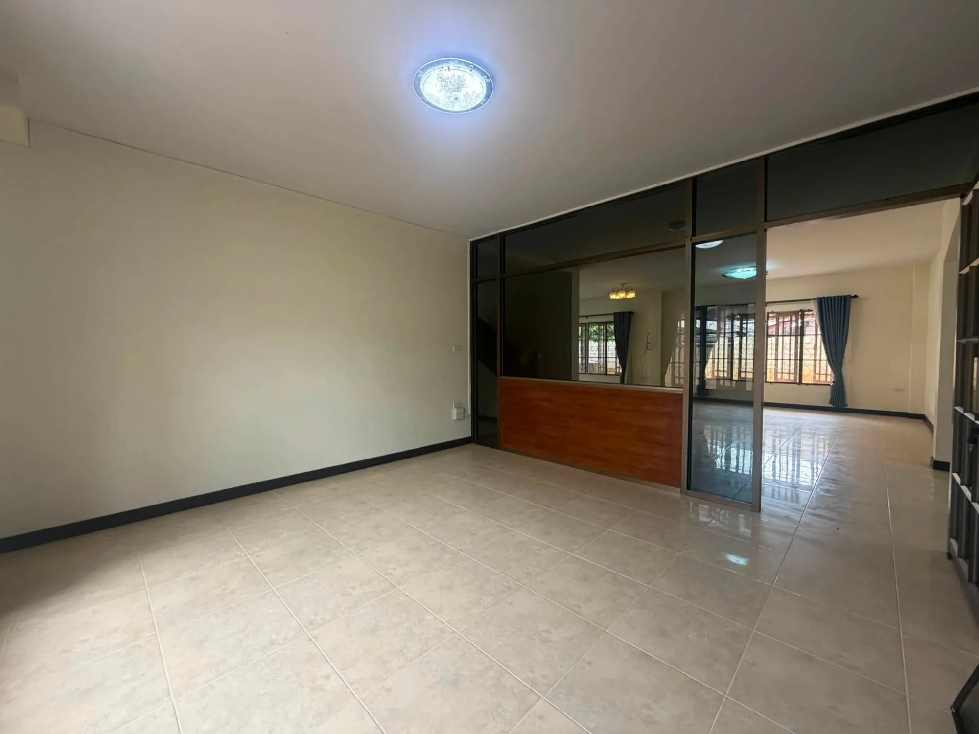 Large house for rent in central Chiang Rai opposite Sperm Club